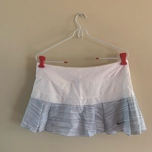 Nike tennis skirt with compression